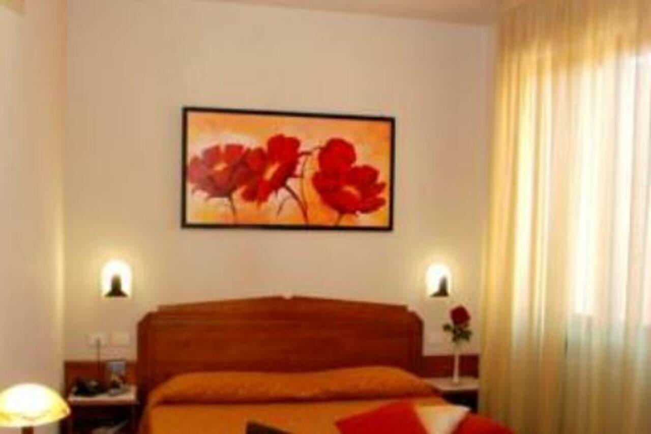Hotel Marzia Скандичи Екстериор снимка
