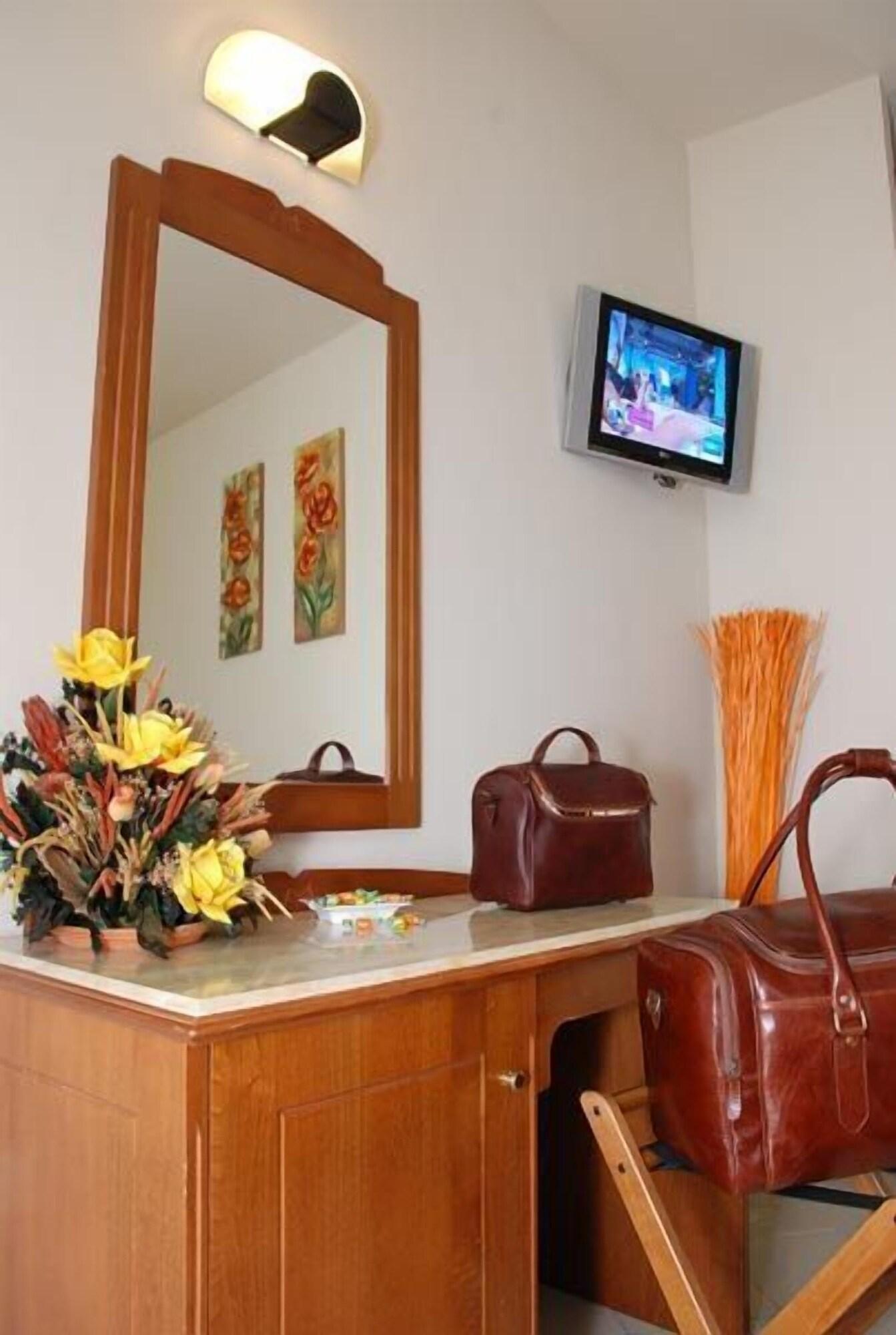 Hotel Marzia Скандичи Екстериор снимка