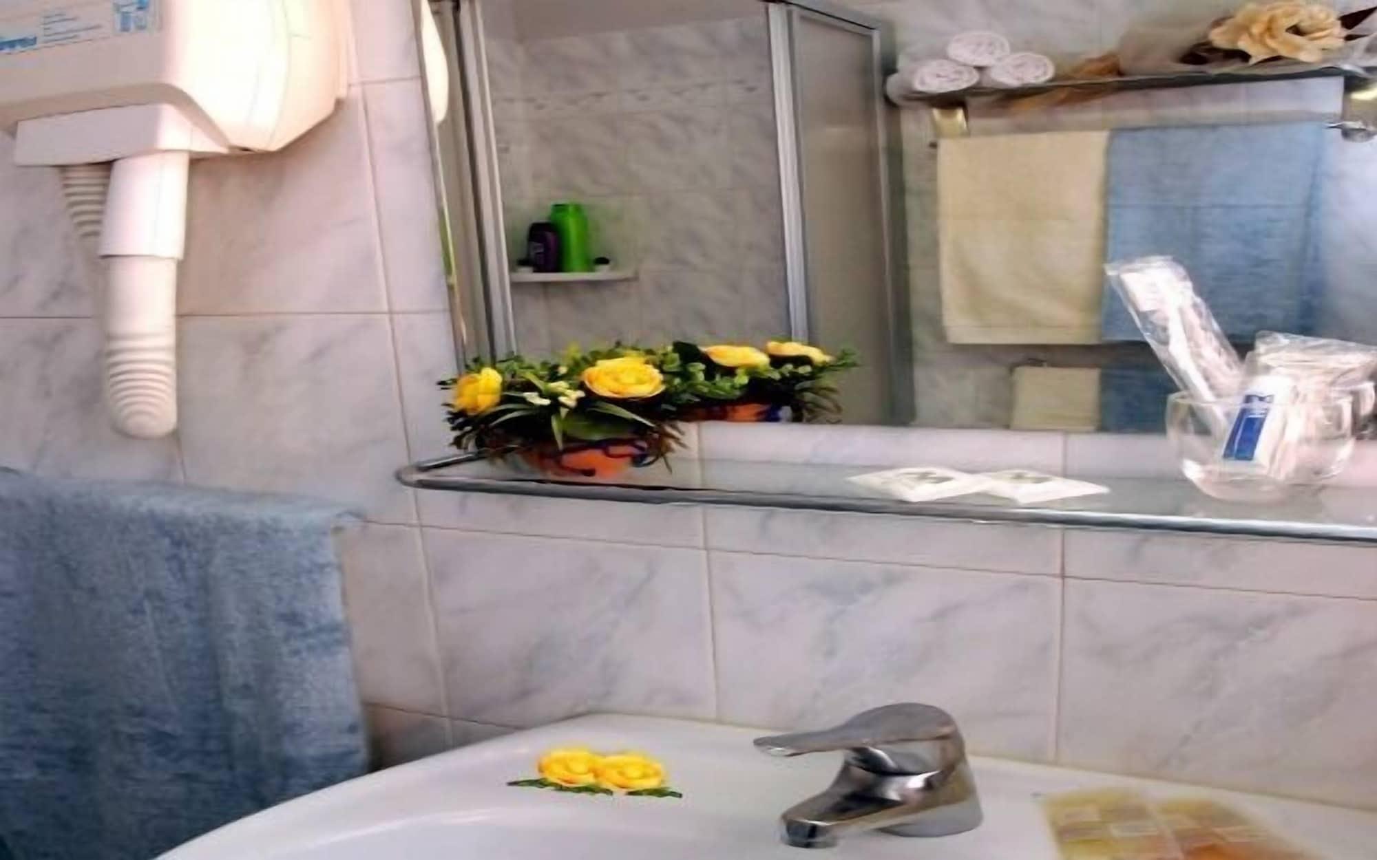 Hotel Marzia Скандичи Екстериор снимка