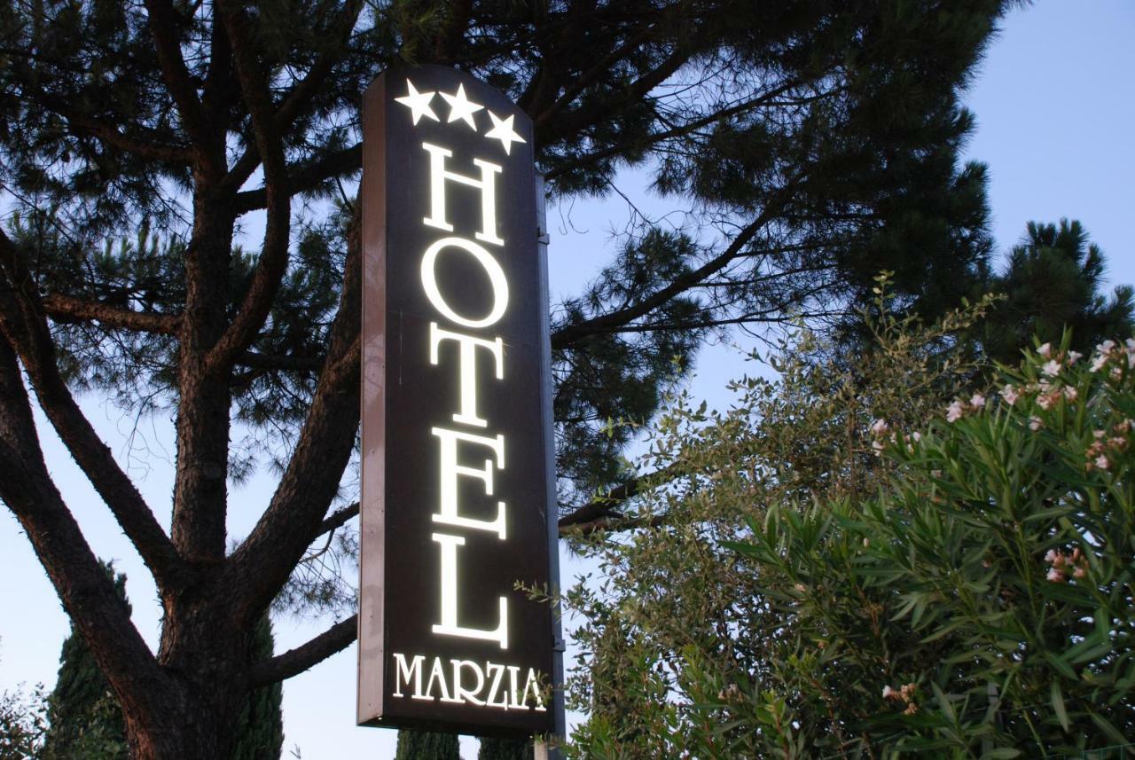 Hotel Marzia Скандичи Екстериор снимка
